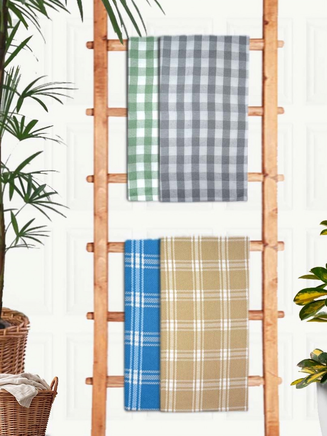 

Aura Premium Blue & Green 4 Pieces Checked Cotton 210 GSM Bath Towel