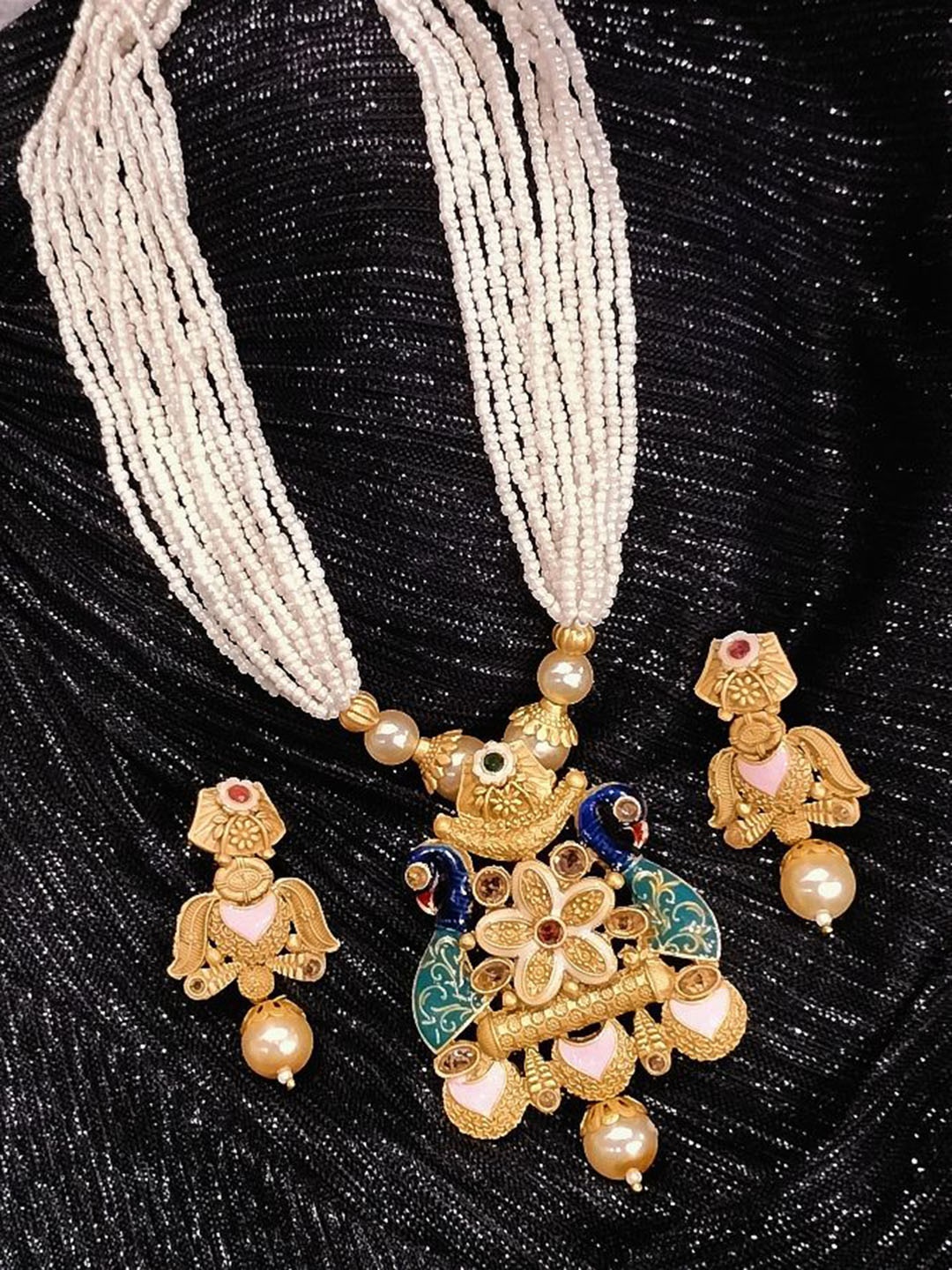

9blings Gold-Plated Stone-Studded & Beaded Jewellery Set