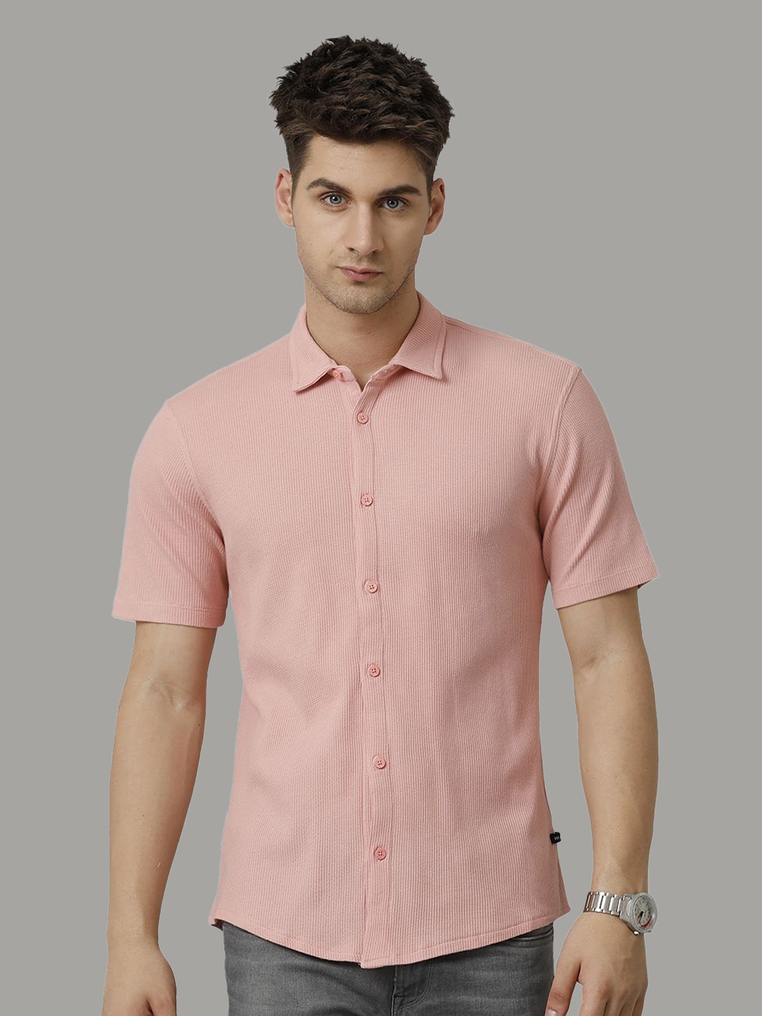 

Voi Jeans Men Spread Collar Solid Polycotton Casual Shirt, Pink