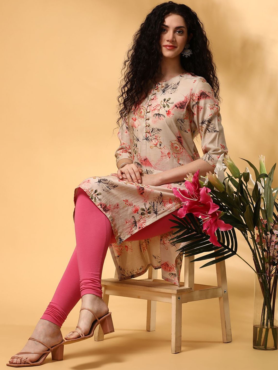 

Anouk Floral Printed Round Neck Regular Sleeves Side Slit Regular Straight Kurta, Beige