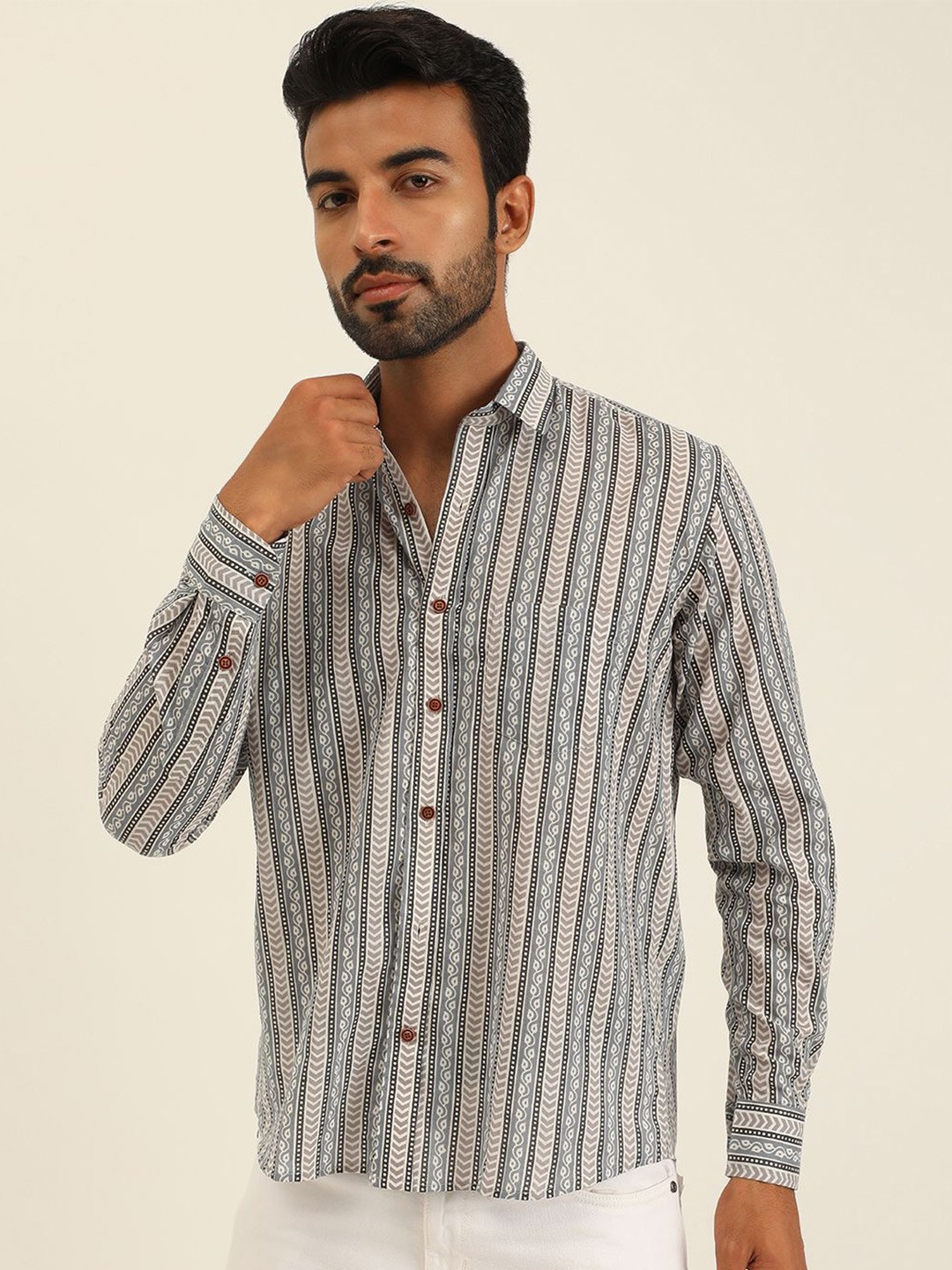 

SPS Men Relaxed Spread Collar Ethnic Printed Cotton Casual Shirt, Grey