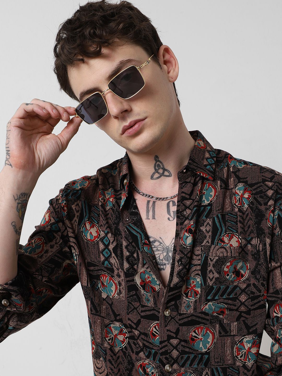 

VASTRADO Men Classic Cutaway Collar Abstract Printed Slim Fit Casual Shirt, Black