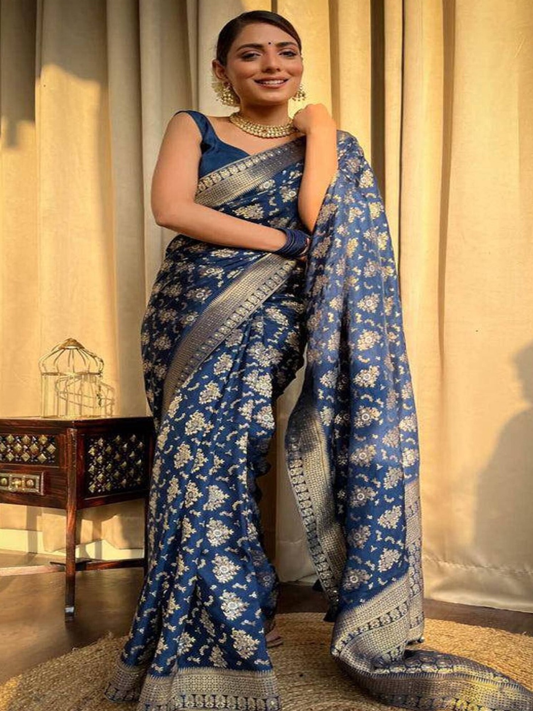 

Sanwariya Silk Woven Design Zari Art Silk Banarasi Saree, Navy blue