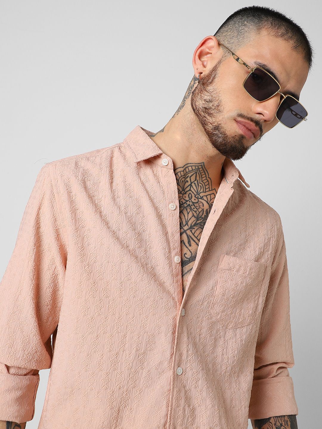 

VASTRADO Men Classic Cutaway Collar Textured Slim Fit Casual Shirt, Peach