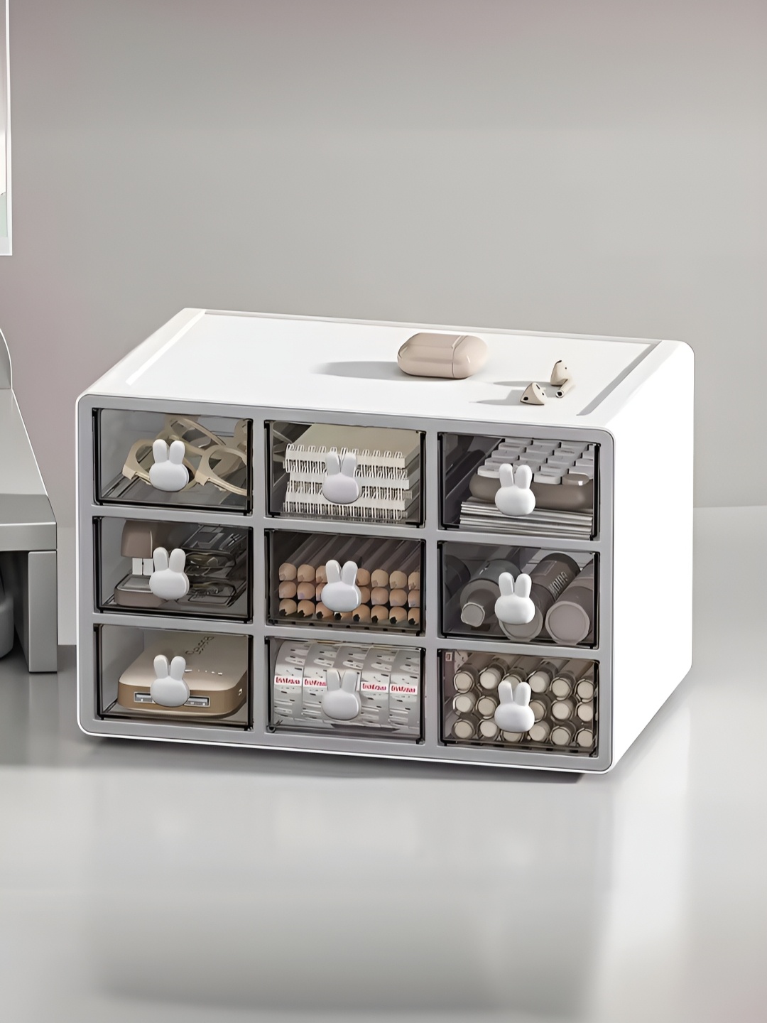 

UMAI White 9 Compartment Multi-Utility Organisers