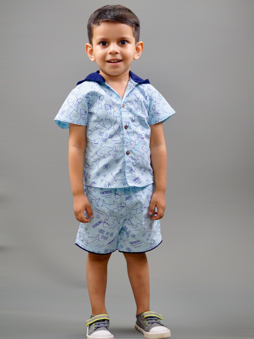 

Little Llama Boys Printed Short Sleeves Hooded Neck Pure Cotton Shirt With Shorts, Blue