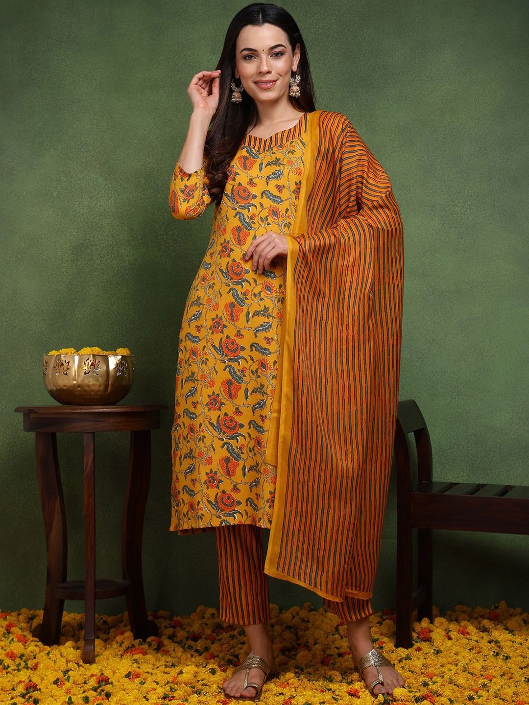 

Anouk Floral Printed Regular Straight Kurta with Trousers & Dupatta, Yellow