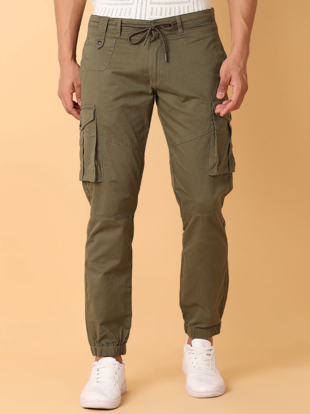 

V-Mart Men Solid Mid-Rise Cargos Trousers, Olive