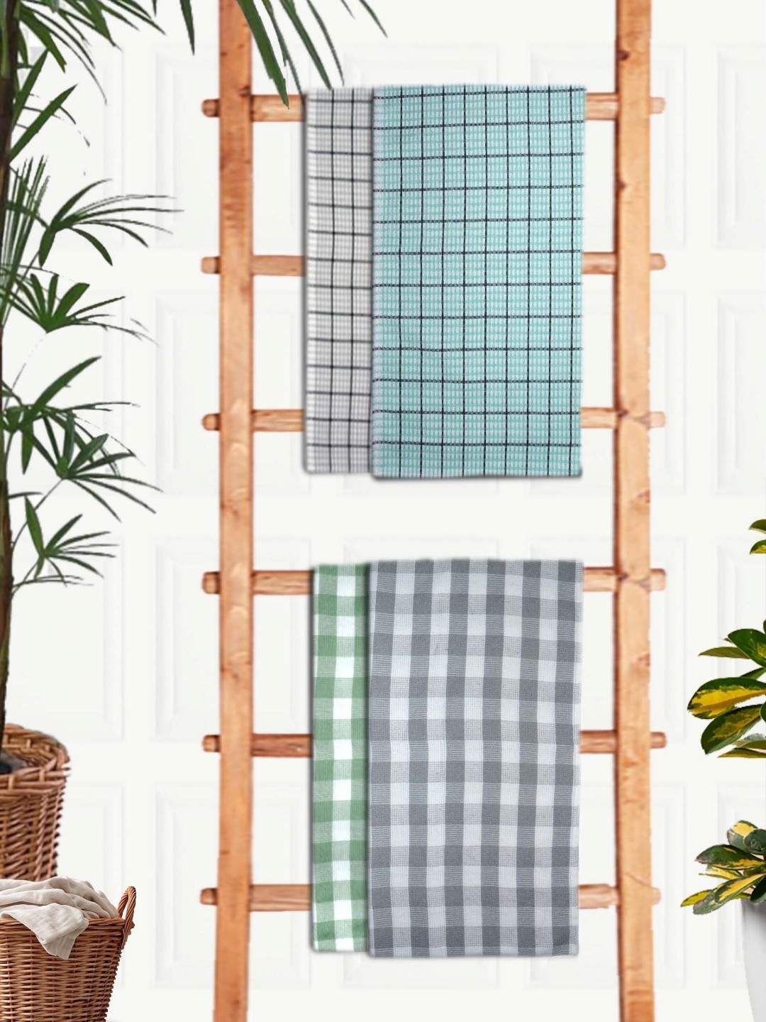 

Aura Green & Blue 4 Pieces Printed Cotton 210 GSM Extra Soft Bath Towels