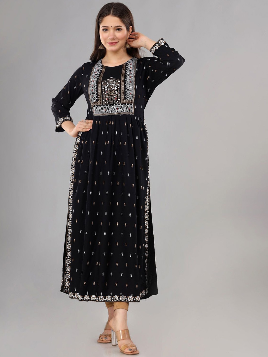 

Bhasin Brothers Aminabad Women Geometric Printed Flared Sleeves Thread Work Kurta, Black