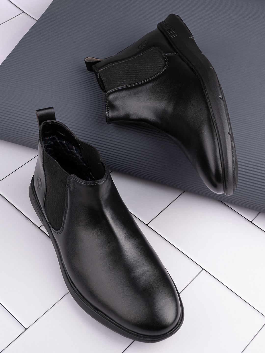 

ESMEE Men Block Heeled Chelsea Boots, Black