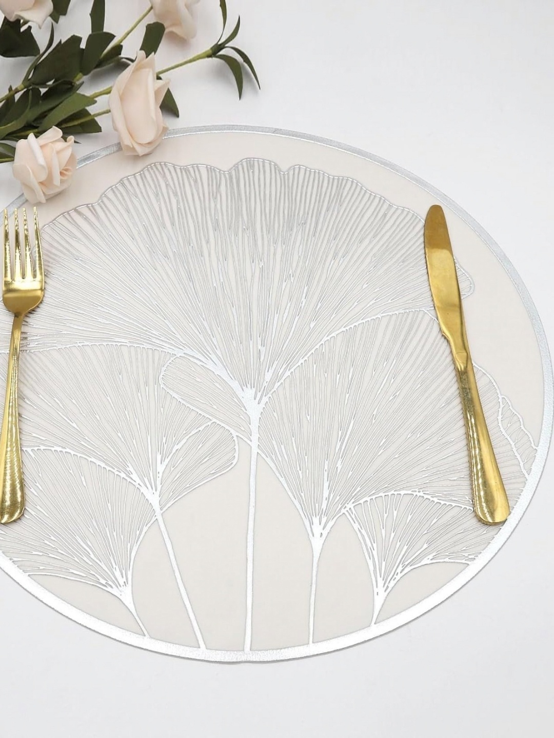

LooMantha Silver-Toned Printed Round Table Placemats