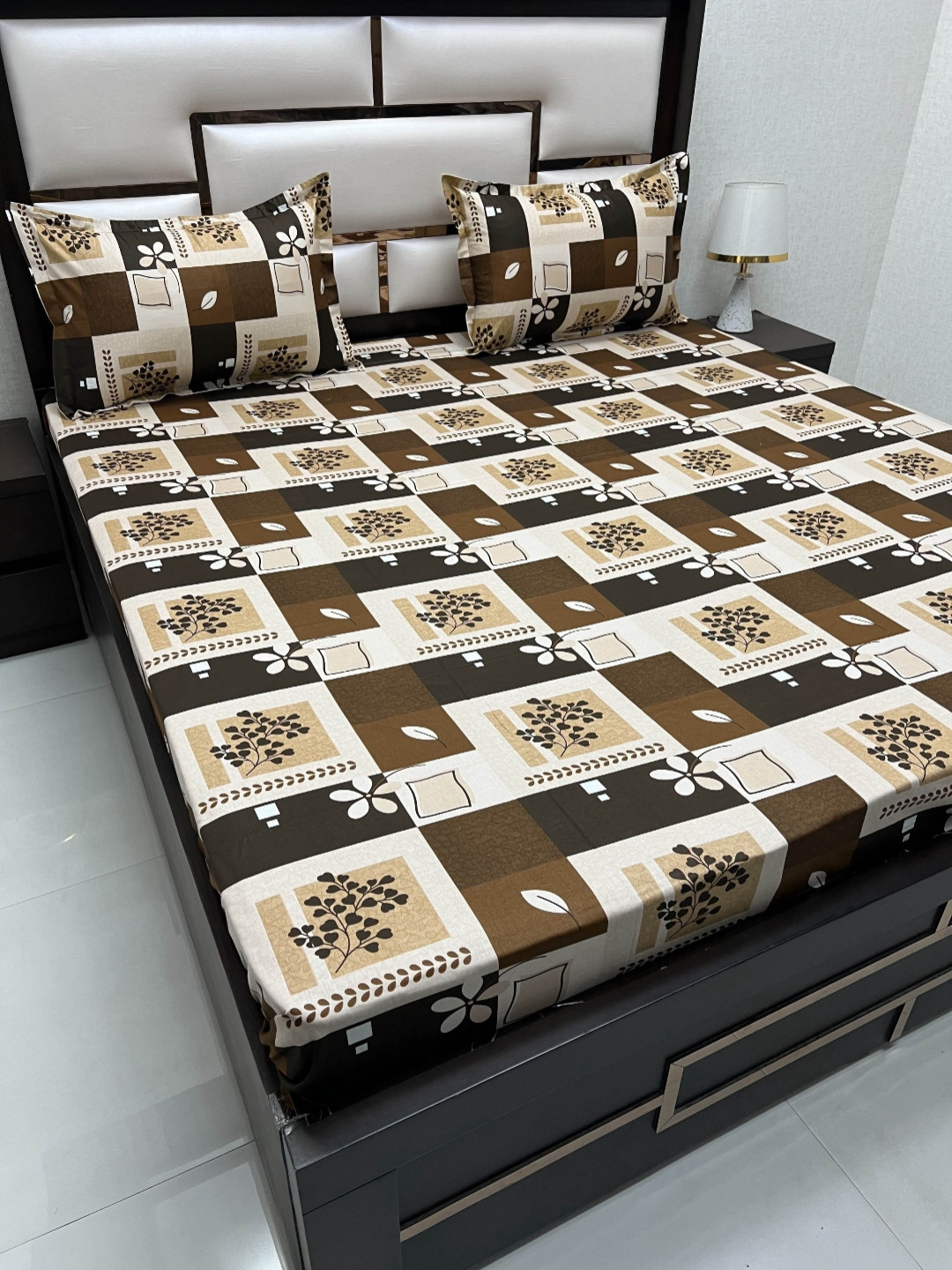 

Pure Decor Passion Fur Brown & White Floral 250 TC Queen Bedsheet with 2 Pillow Covers
