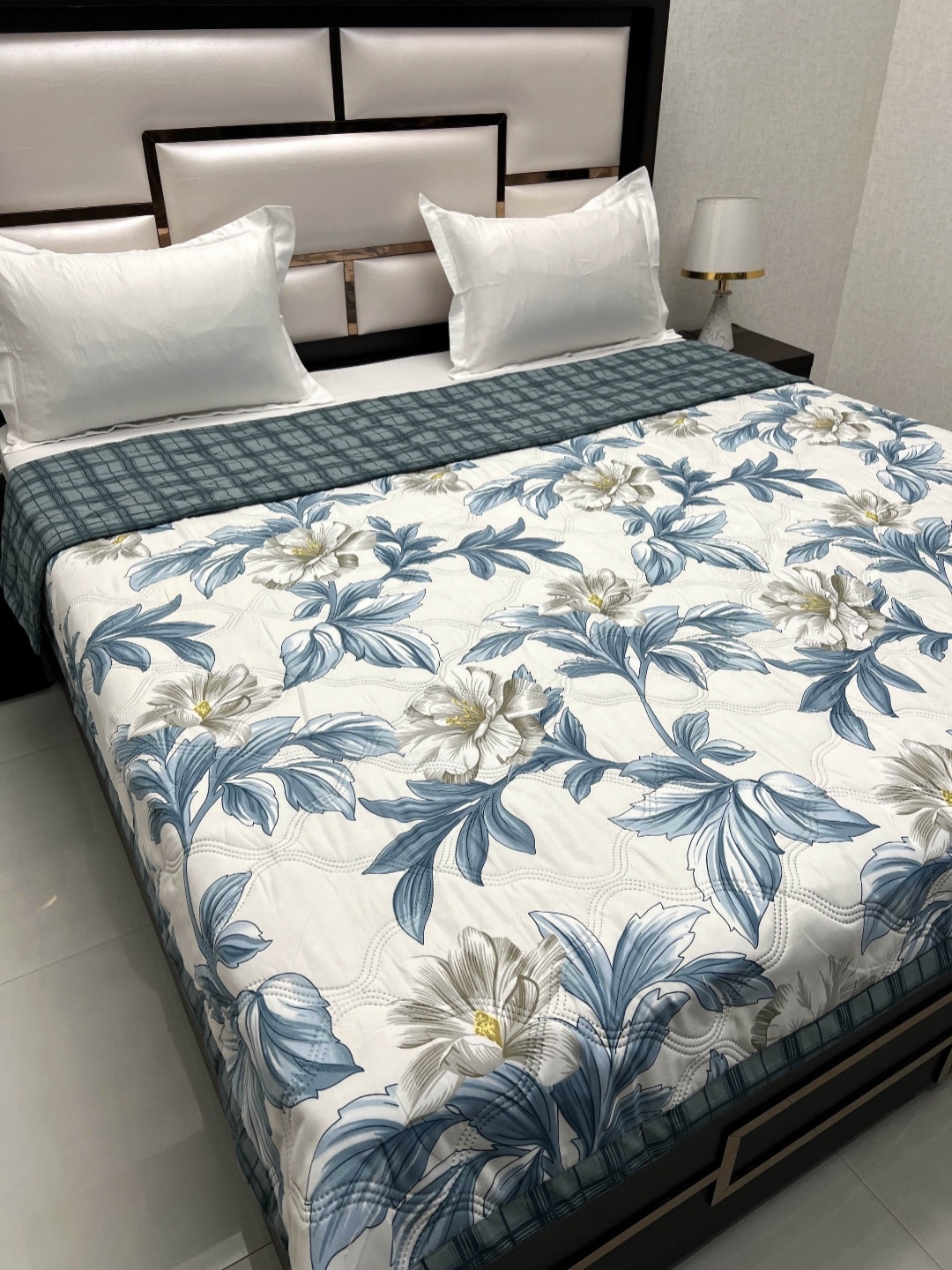 

Pure Decor Doze Blue & White Floral Printed 300 GSM Double Bed Reversible Comforter