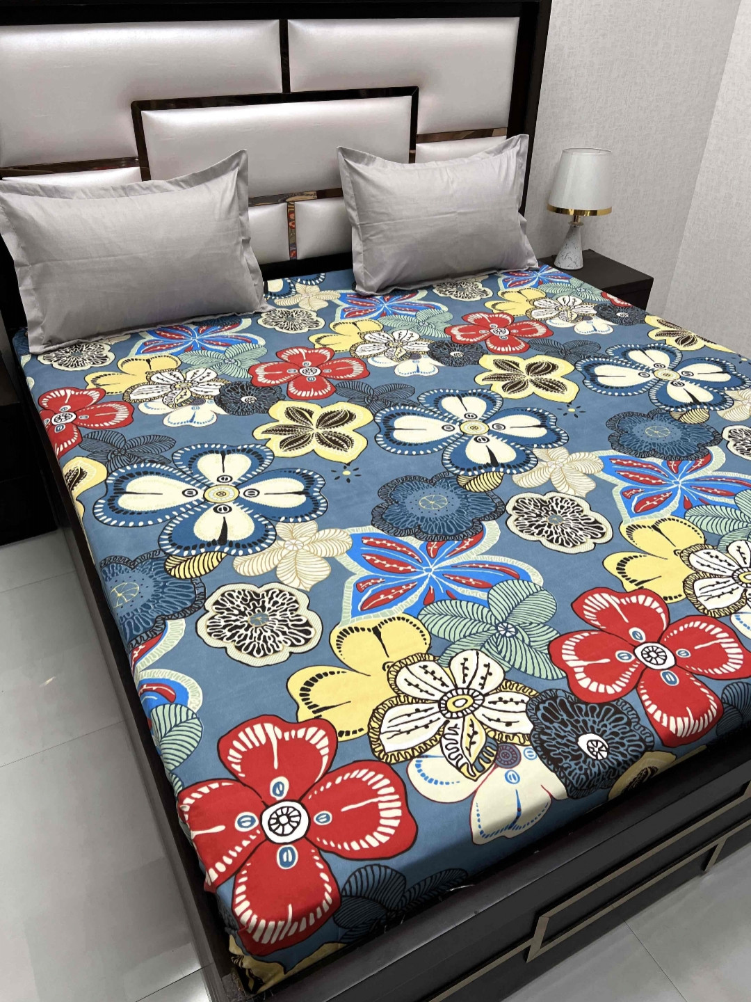 

Pure Decor Leisure Fur Blue & Yellow Floral King Bedsheet with 2 Pillow Covers