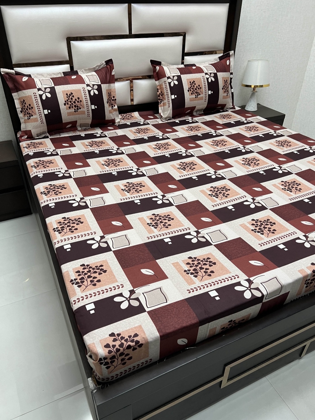

Pure Decor Passion Brown & White Floral 250 TC Queen Bedsheet with 2 Pillow Covers