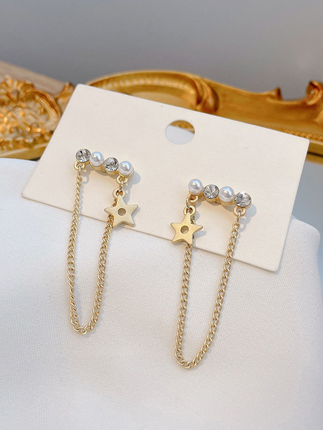 

FIMBUL Gold Plated Artificial Beads Drop Earrings