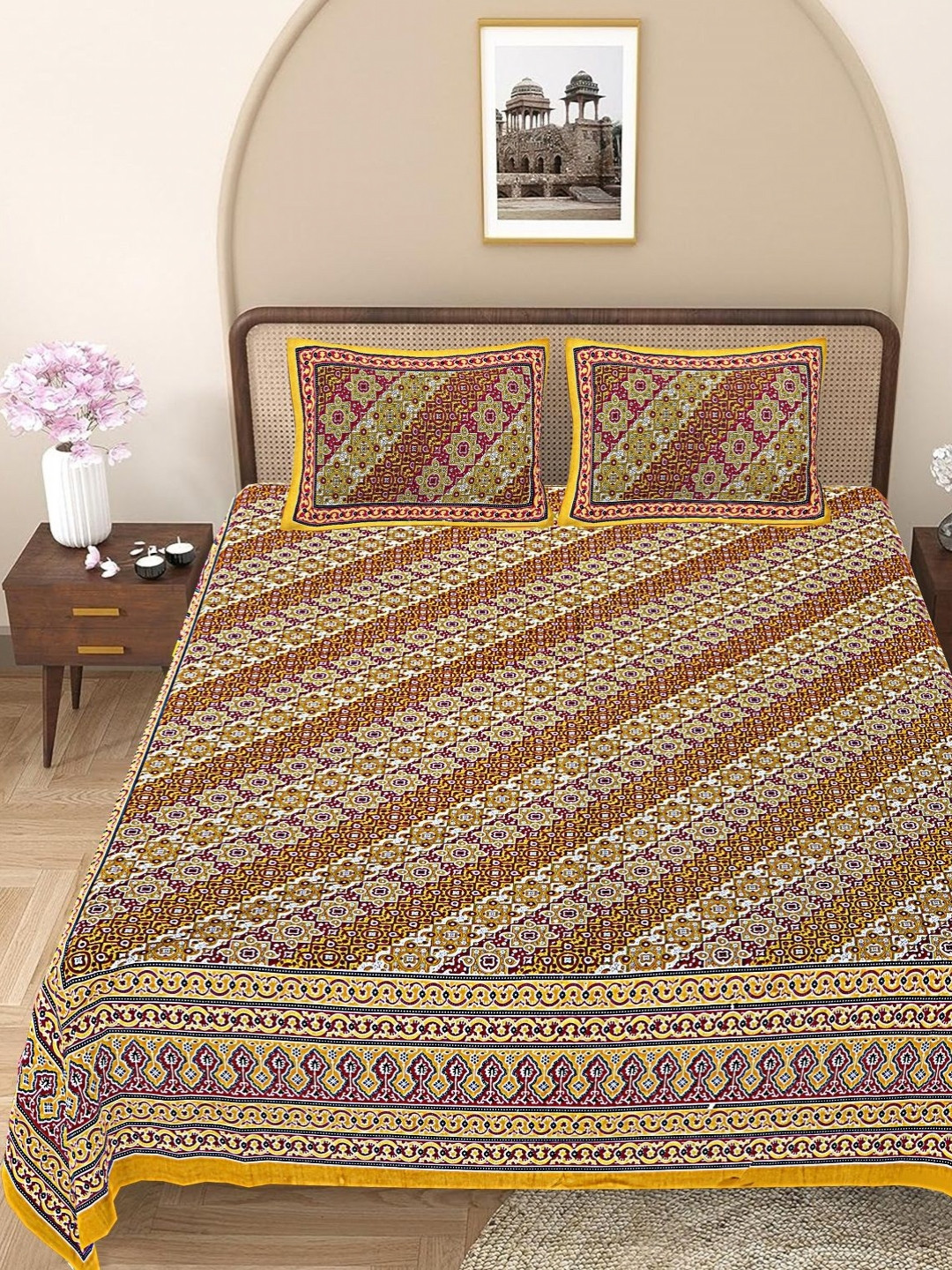 

Texstylers Gold-Toned & Maroon Floral 144 TC Queen Bedsheet with 2 Pillow Covers