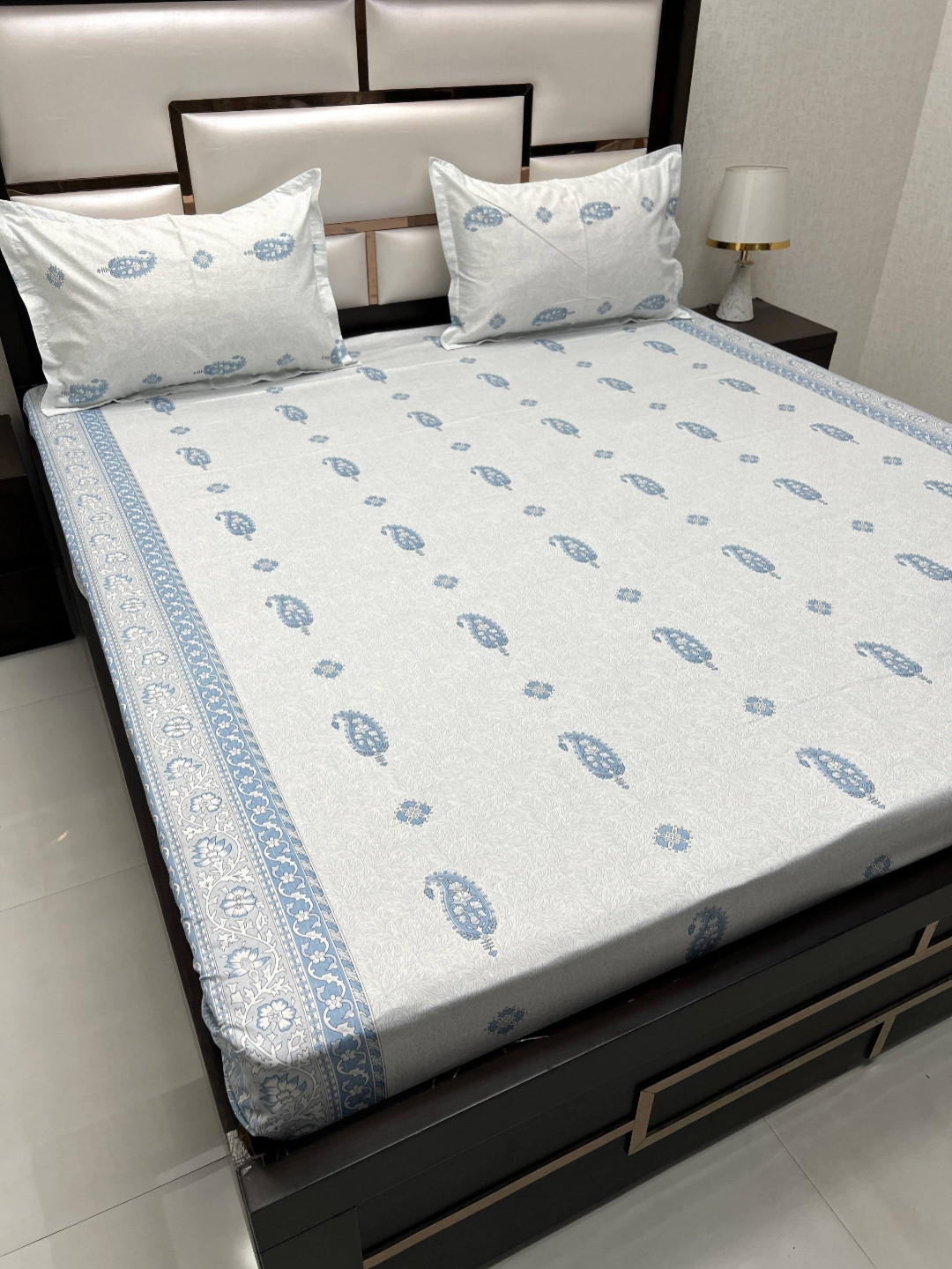

Pure Decor Royal Passion Blue Ethnic Motifs 350 TC Queen Bedsheet with 2 Pillow Covers