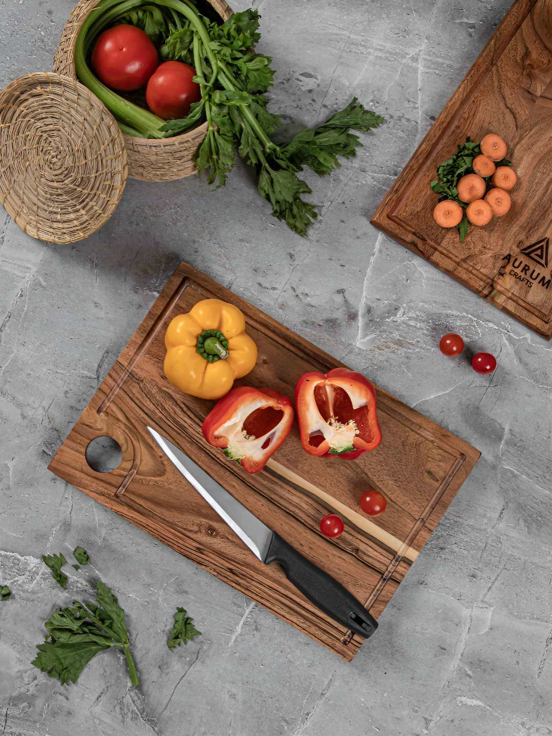

Aurum Crafts Brown Wooden Medium Cutting Board