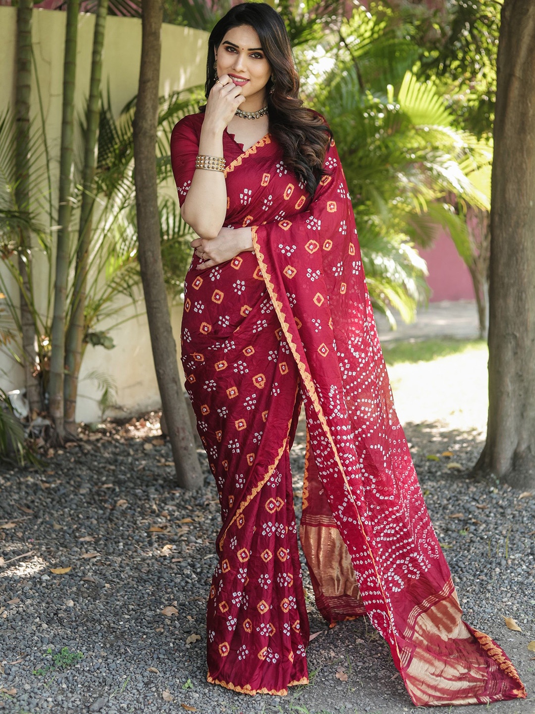 

Anaita Bandhani Mukaish Pure Silk Bandhani Saree, Maroon