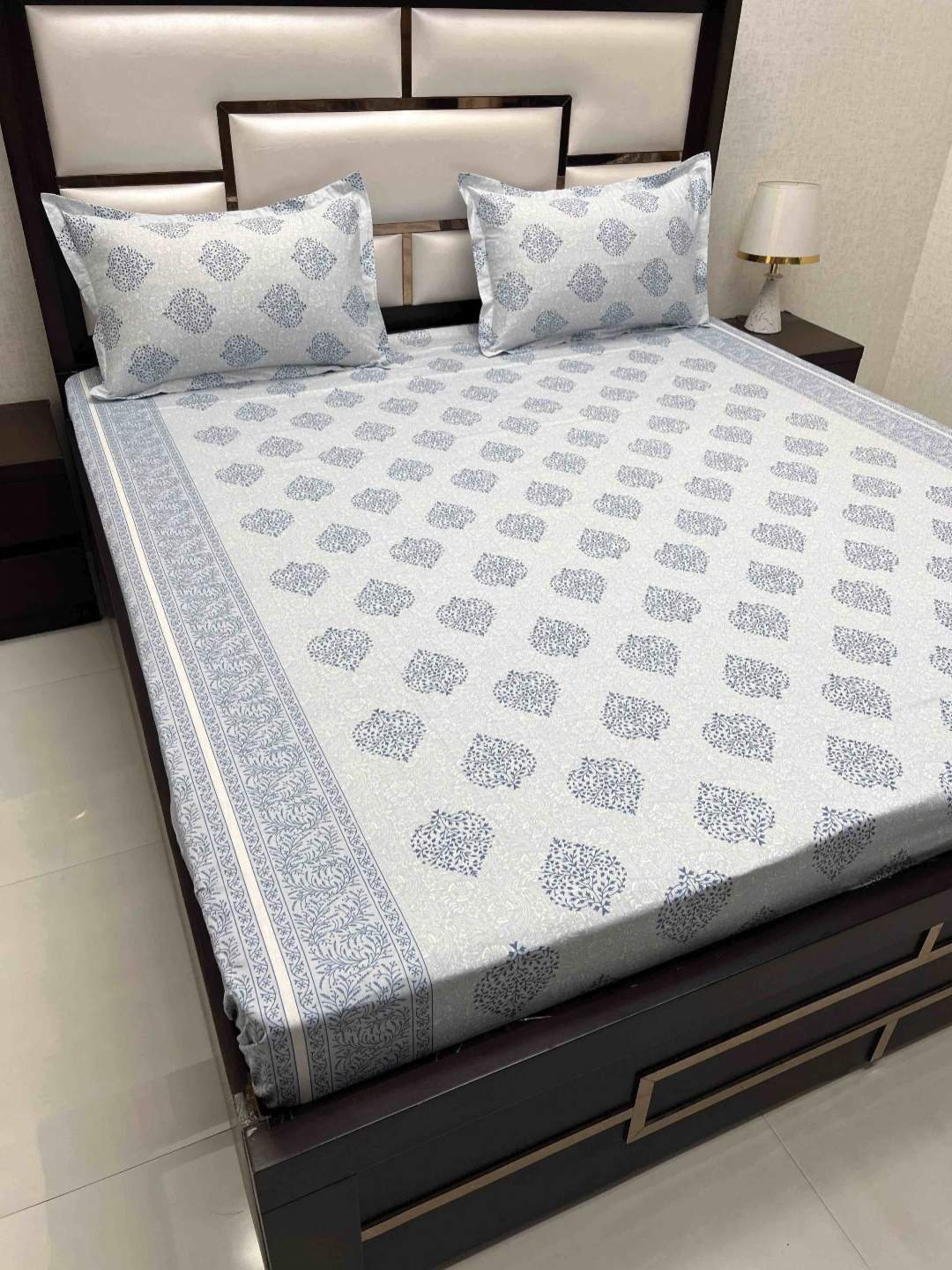 

Pure Decor Royal Passion Blue Ethnic Motifs 350 TC Queen Bedsheet with 2 Pillow Covers