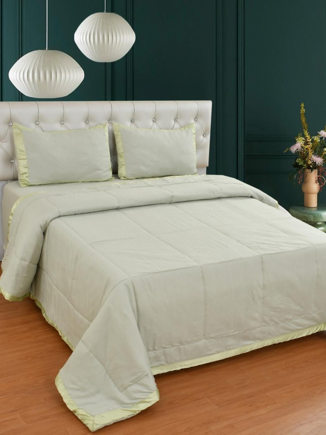 

Laying Style Green Double King Bedsheet With 2 Pillow Covers & Comforter
