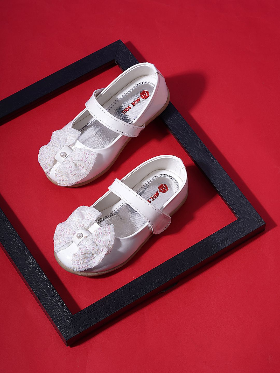 

Minesole Girls PU Flatforms, White