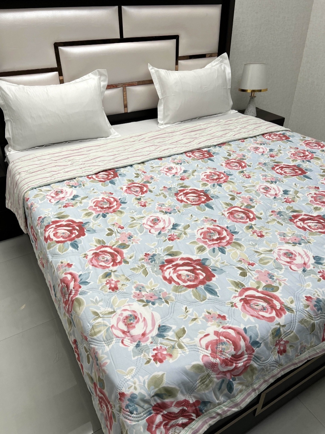 

Pure Decor Doze Blue & White Floral Printed 300 GSM Double Bed Reversible Comforter