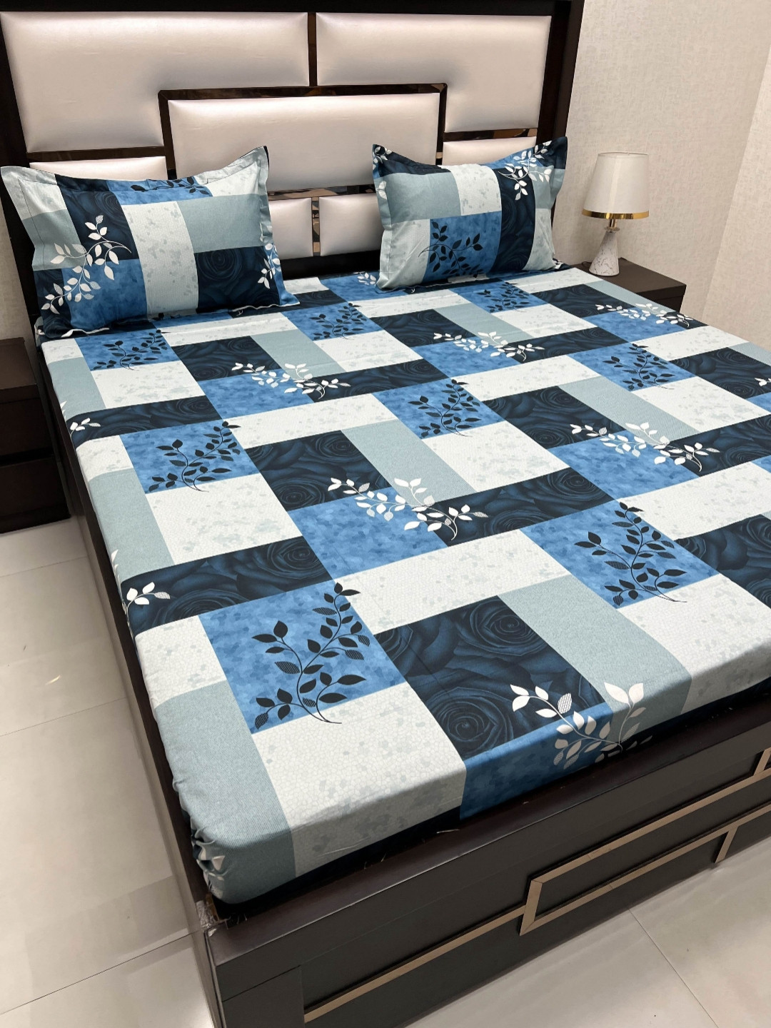 

Pure Decor Passion Fur Blue & White Geometric 250 TC Queen Bedsheet with 2 Pillow Covers