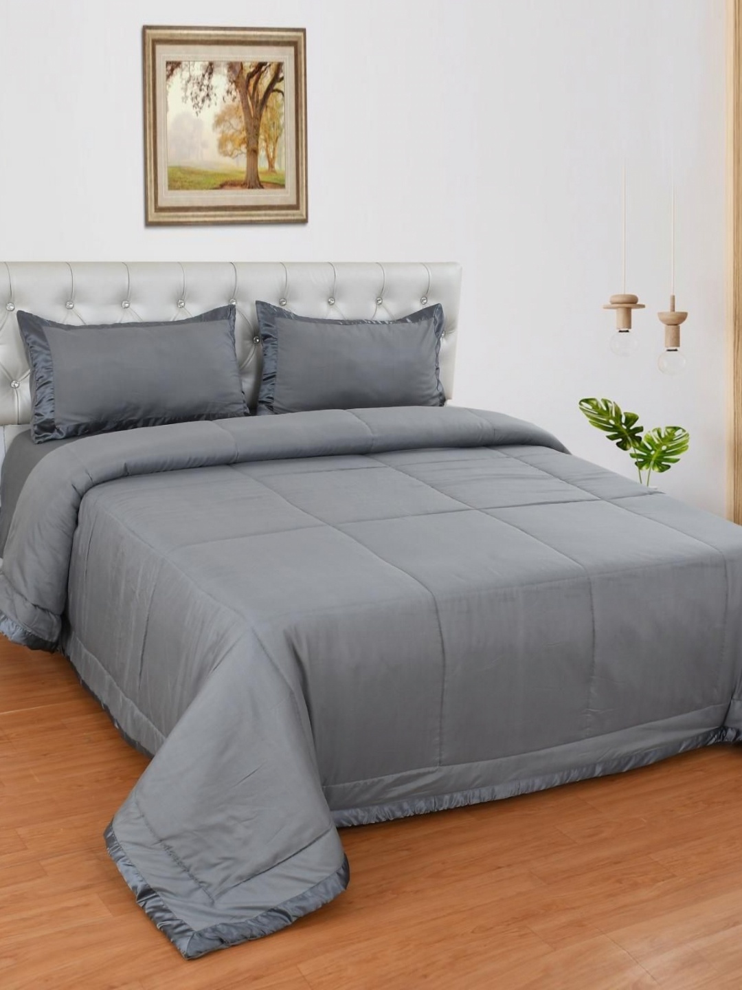 

Laying Style Grey Double King Bedsheet With 2 Pillow Covers & Comforter