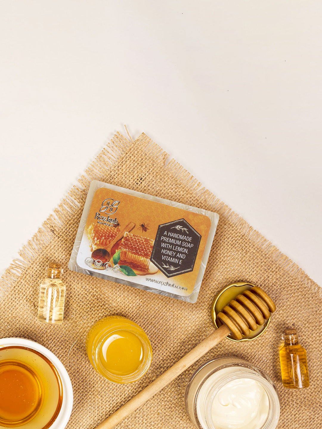 

Rozhub Naturals Lemon & Honey Natural Soap - 100 g, Lime green