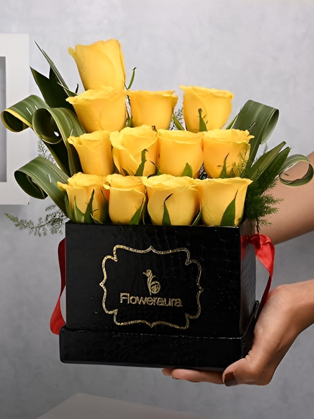 

Floweraura Yellow & Green 12 Pieces Fresh Roses Bouquet