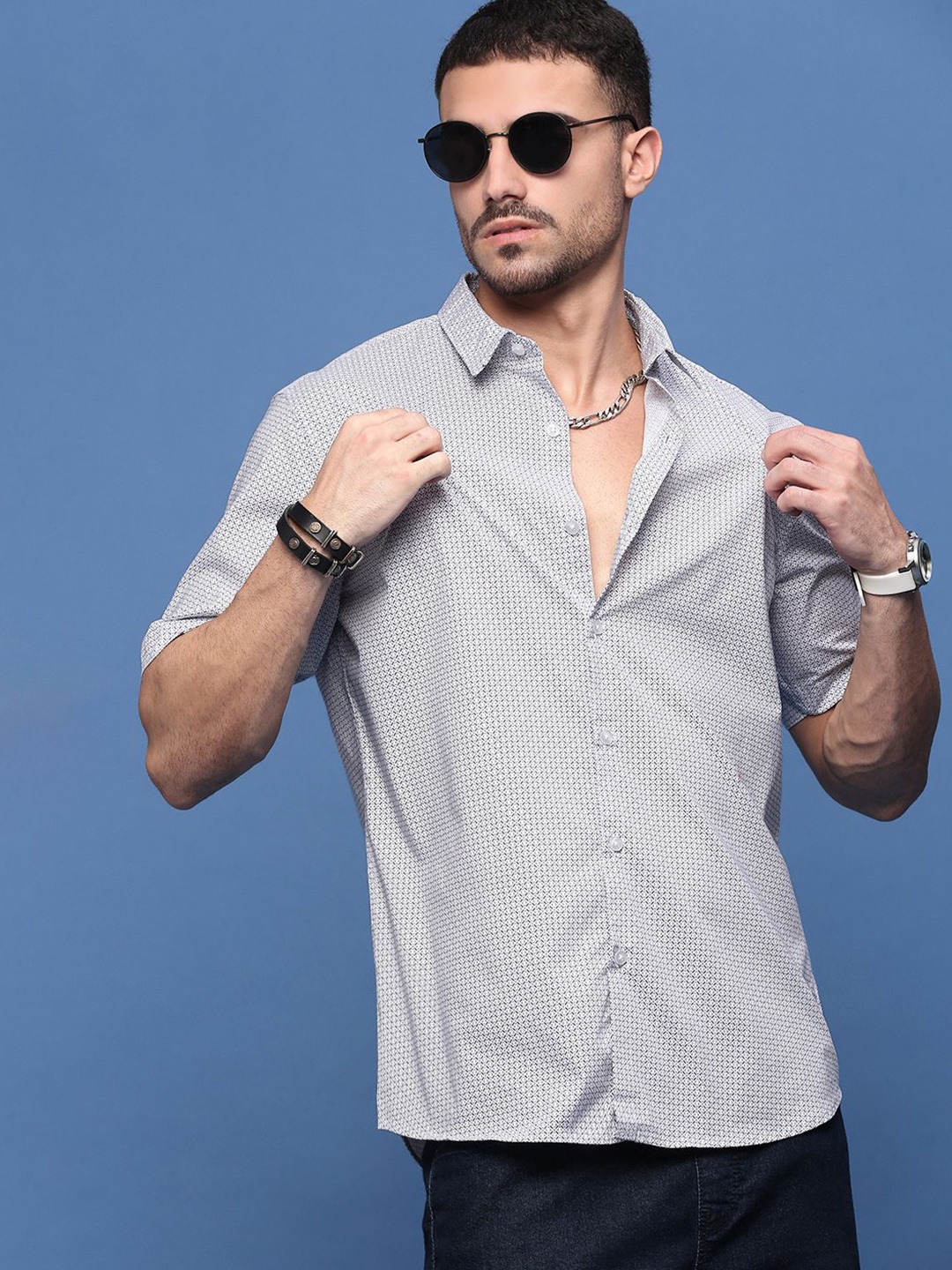 

SHOWOFF Men Smart Slim Fit Opaque Printed Casual Shirt, White