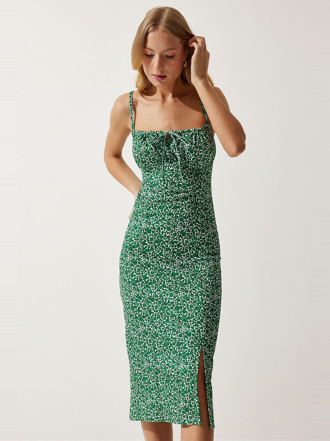 

Happiness istanbul Shoulder Strap Bodycon Floral Midi Dress, Green