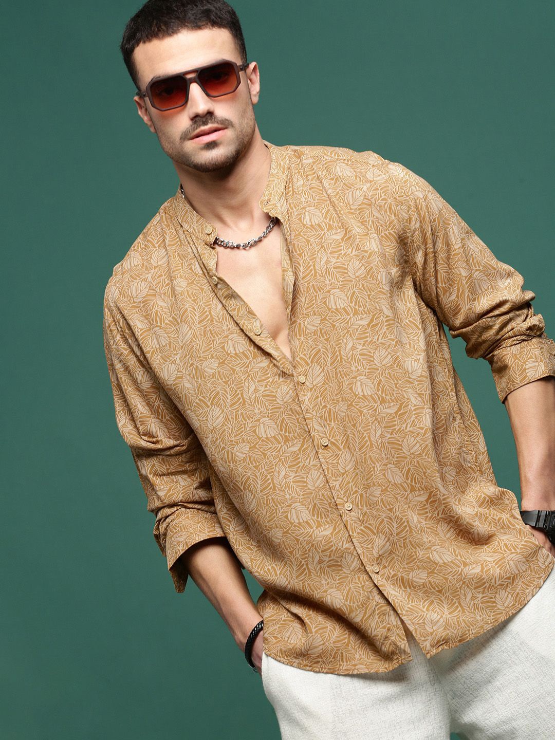 

SHOWOFF Men Standard Slim Fit Floral Opaque Printed Casual Shirt, Mustard