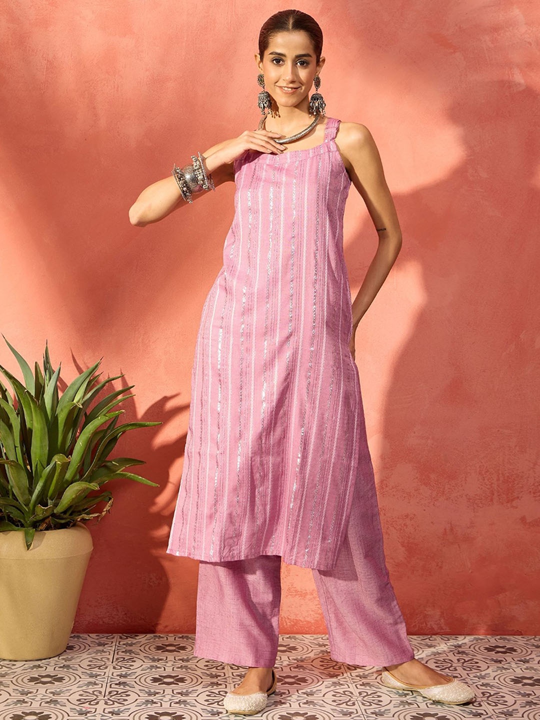

Sangria Embroidered Straight Kurta With Trousers, Rust