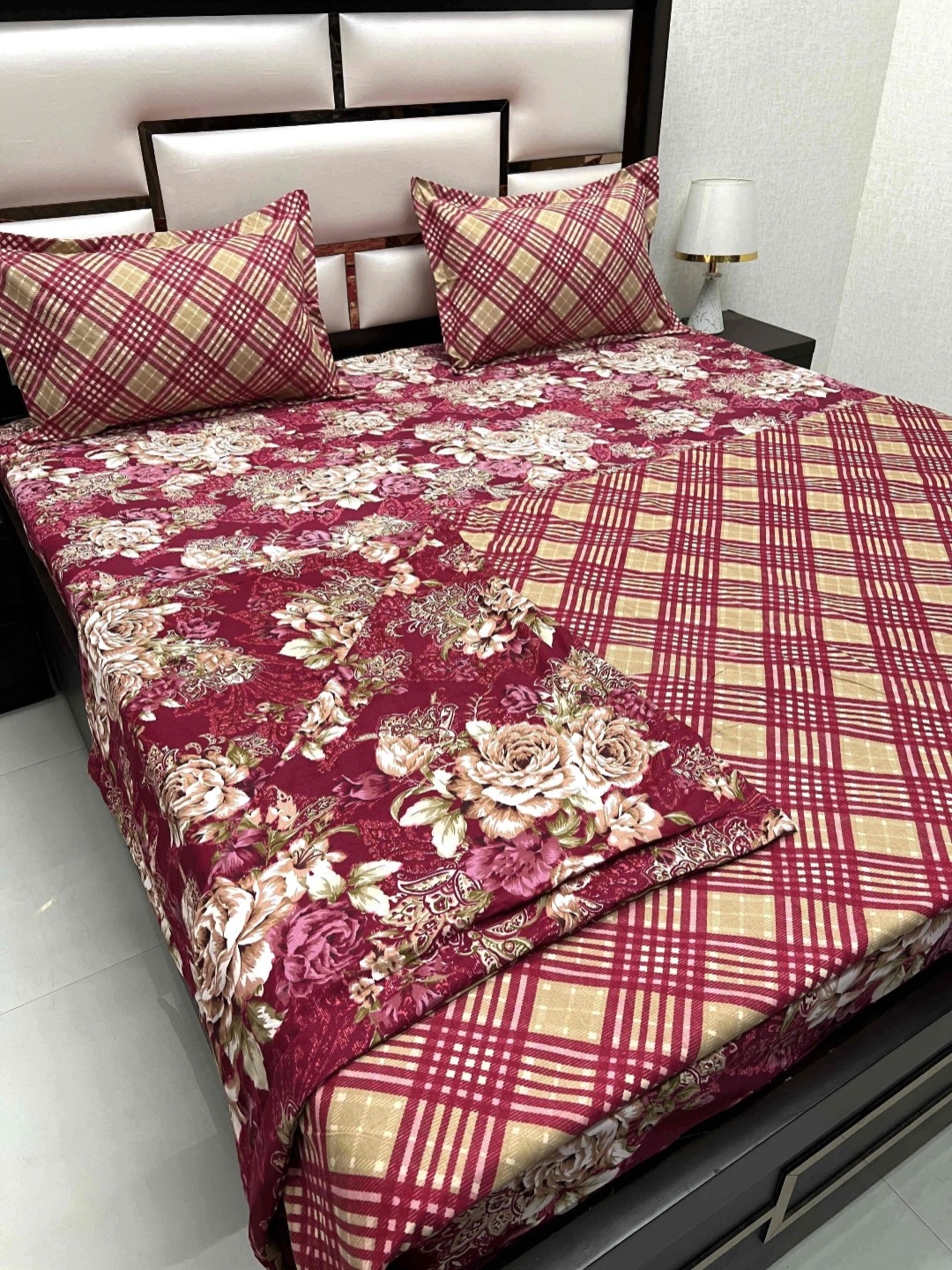 

Pure Decor Maroon & White 4 Pieces Floral Cotton Double King Superfine Bedding Set
