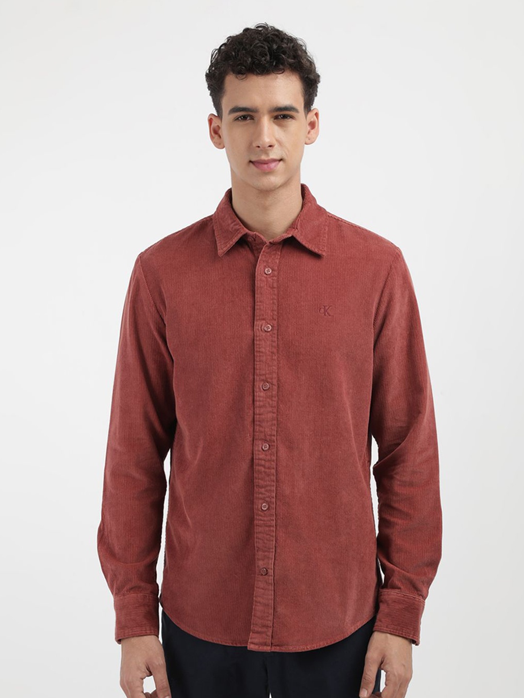 

Calvin Klein Jeans Men Opaque Casual Shirt, Maroon