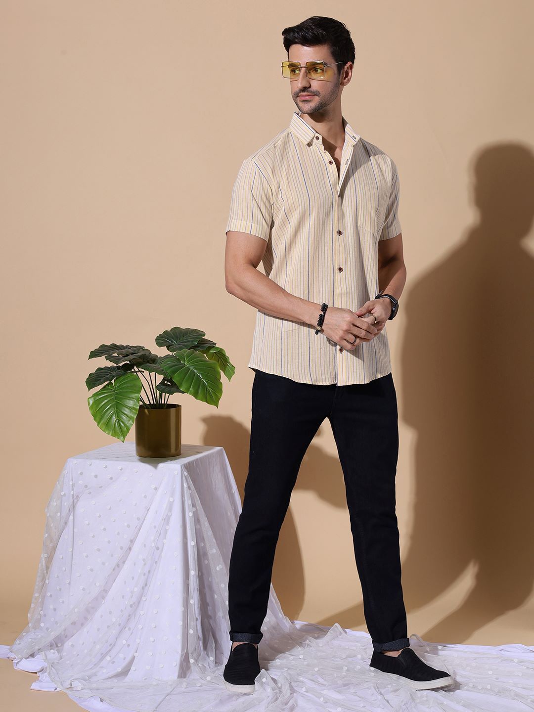 

MOSHI Men Comfort Opaque Striped Casual Shirt, Off white