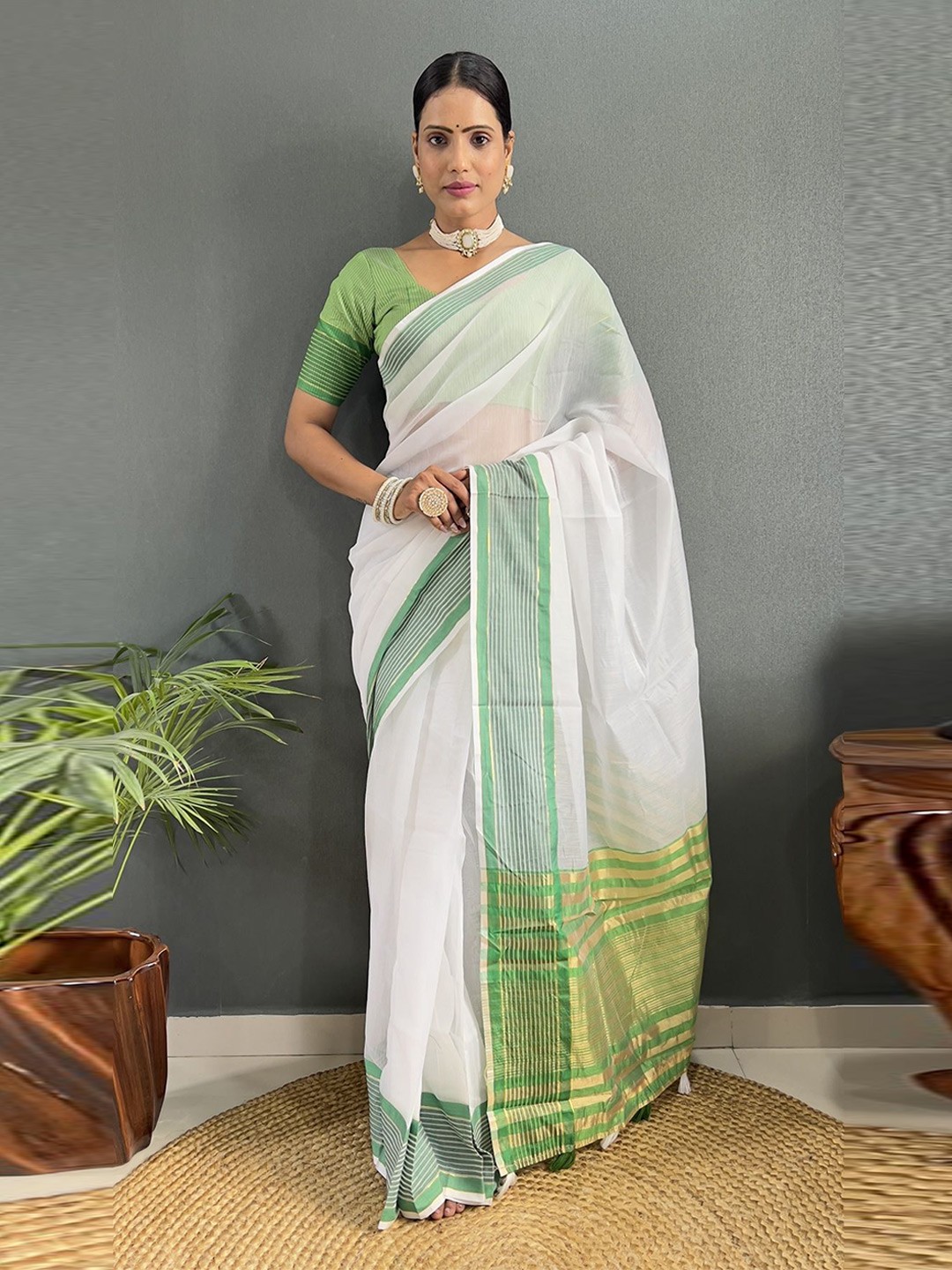 

Aika Zari Silk Cotton Zari Saree, Green