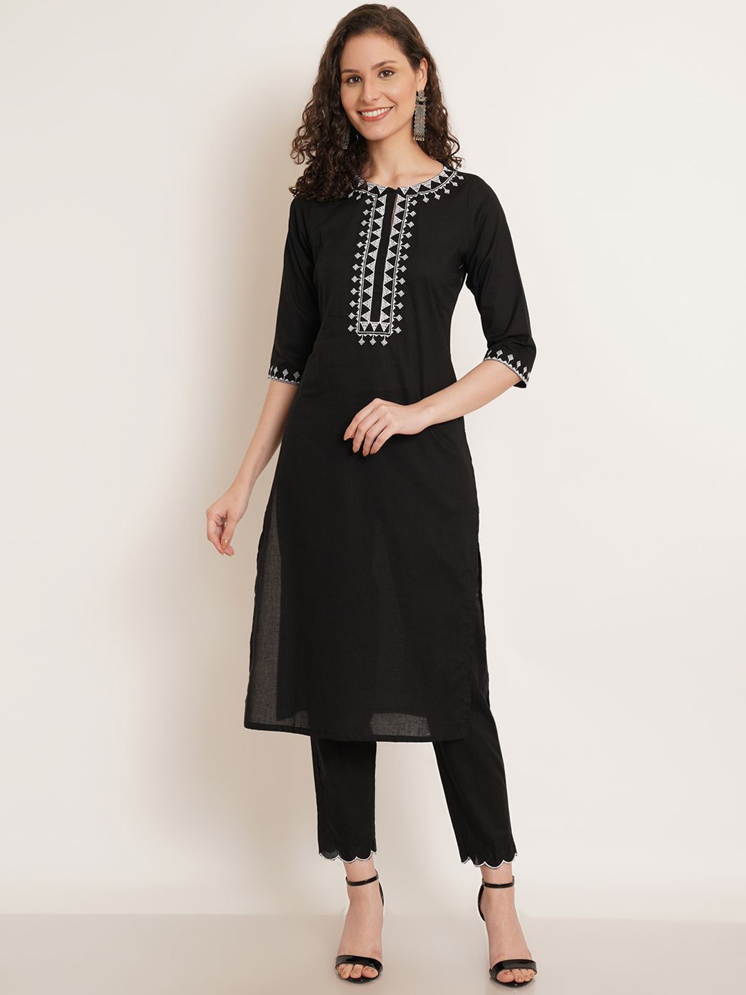 

Brownverse Geometric Yoke Design Thread Work Straight Kurta With Pyjama, Black