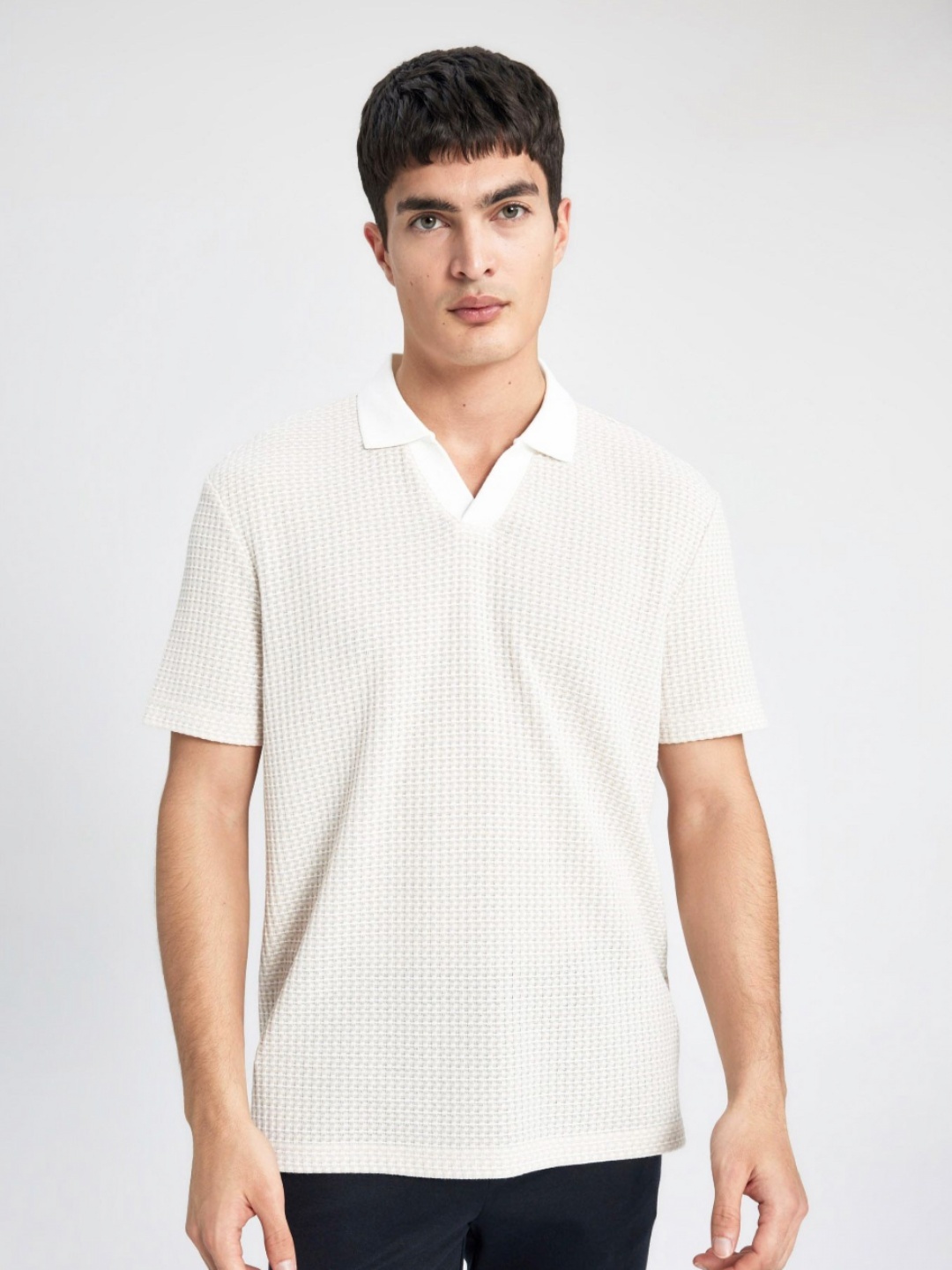 

DeFacto Men Polo Collar Raw Edge T-shirt, Na