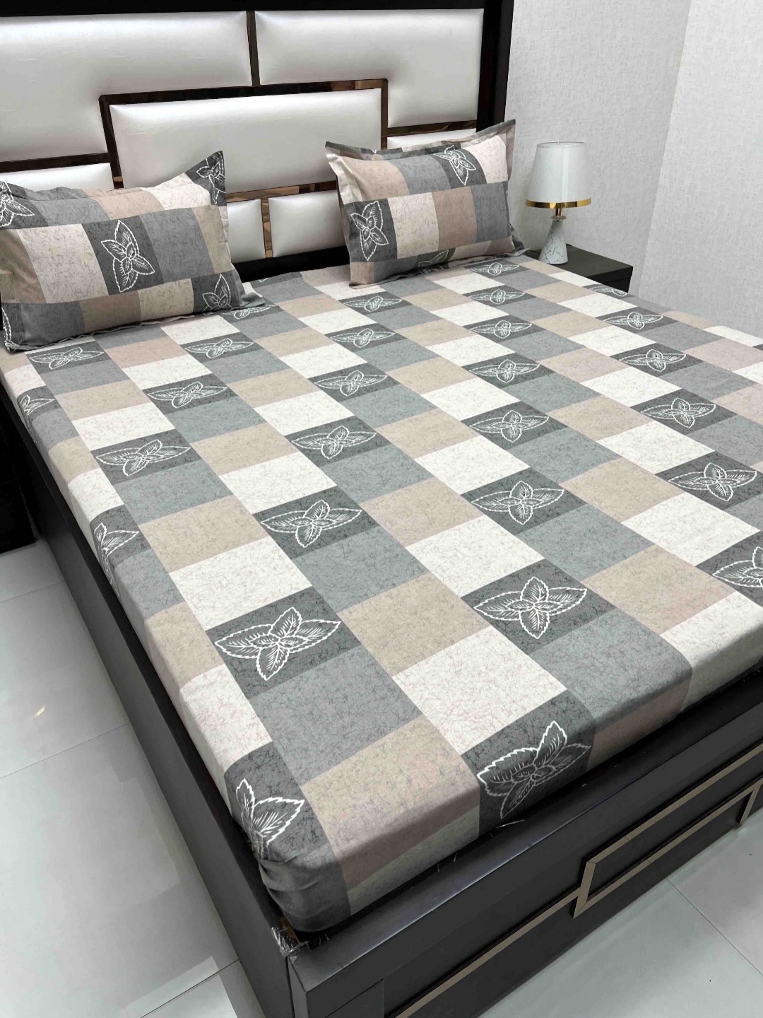 

Pure Decor Passion Grey & White Floral 300 TC Queen Bedsheet with 2 Pillow Covers