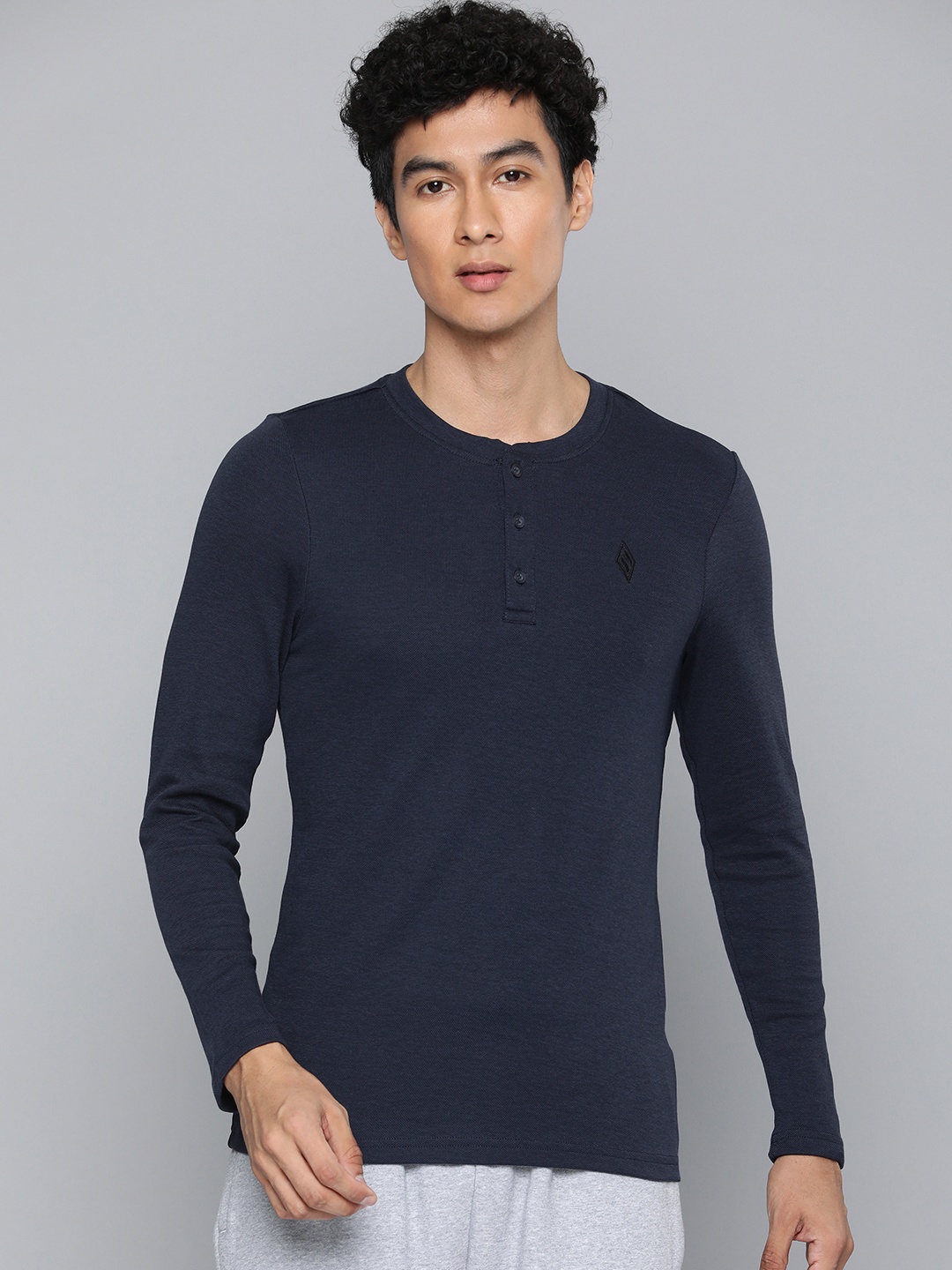 

Skechers Self Design GOKNIT PIQUE Henley Neck Sports T-shirt, Navy blue