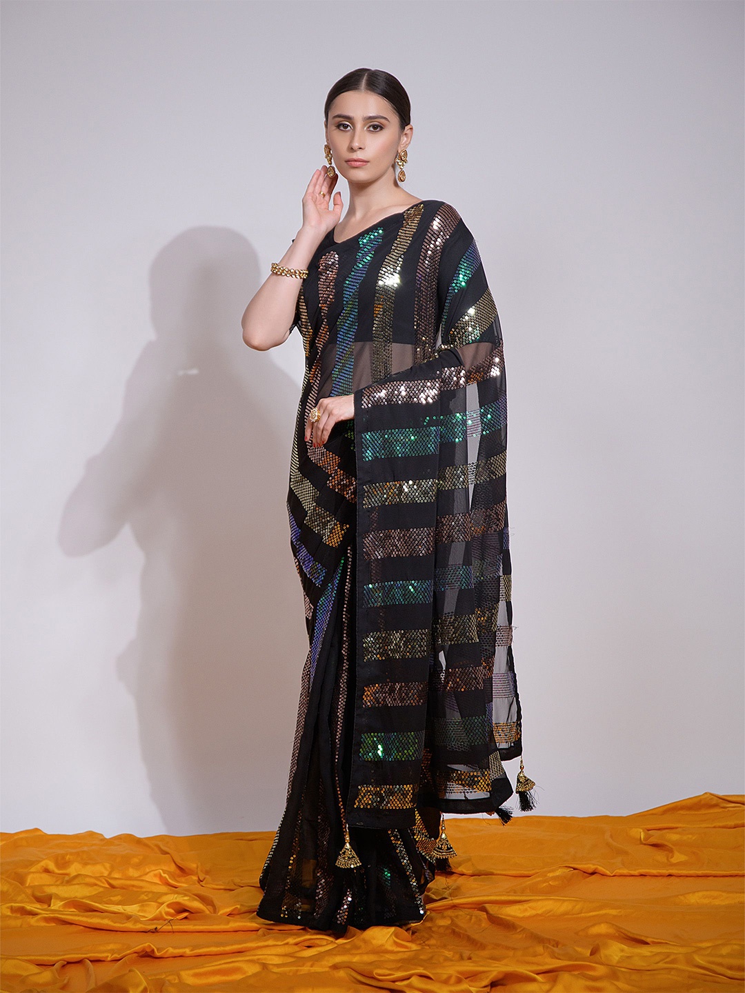 

Anouk Embellished Sequinned Saree with blouse piece, Black