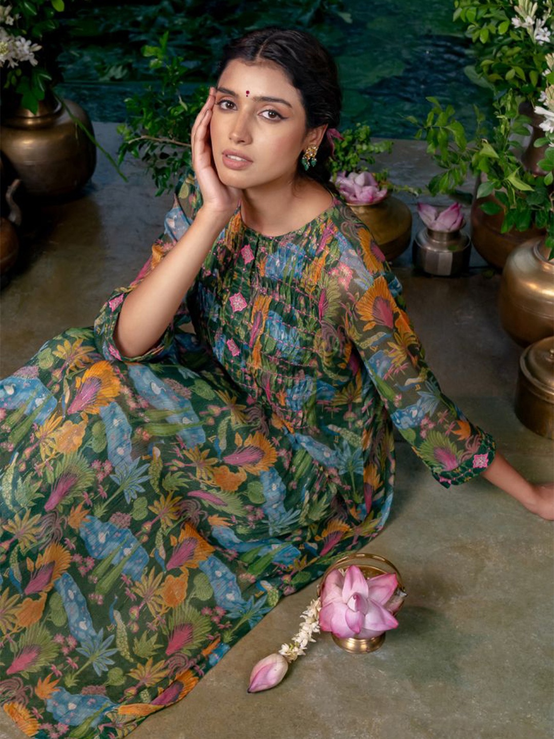 

Baise Gaba Women Floral Printed Regular Beads and Stones Kurta with Pyjamas, Green