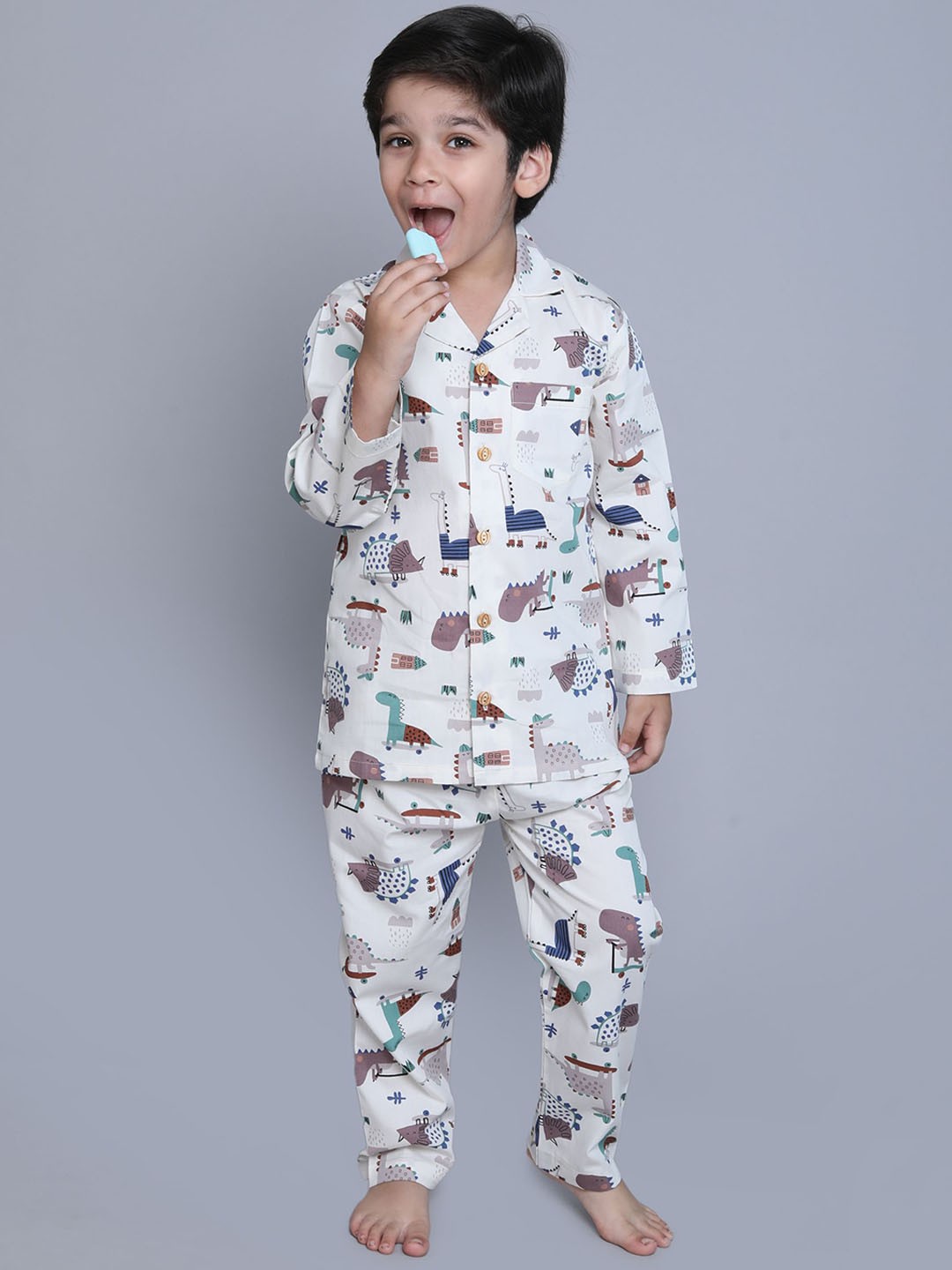

Little Clothings Boys pure cotton Lapel Collar Printed Night suit, White