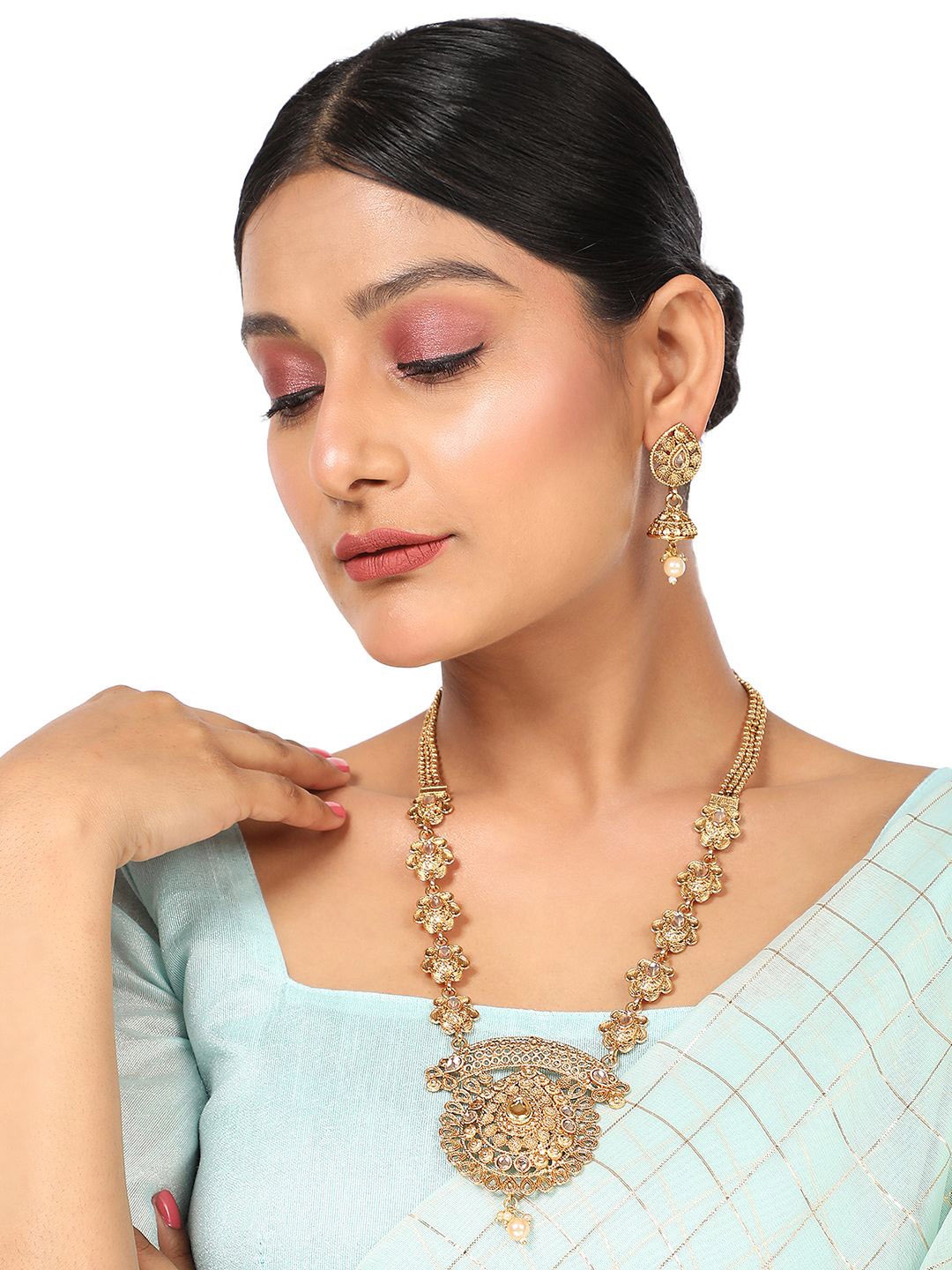 

MODE MANIA Gold-Plated Stone Studded & Pearl Floral Jewellery Set