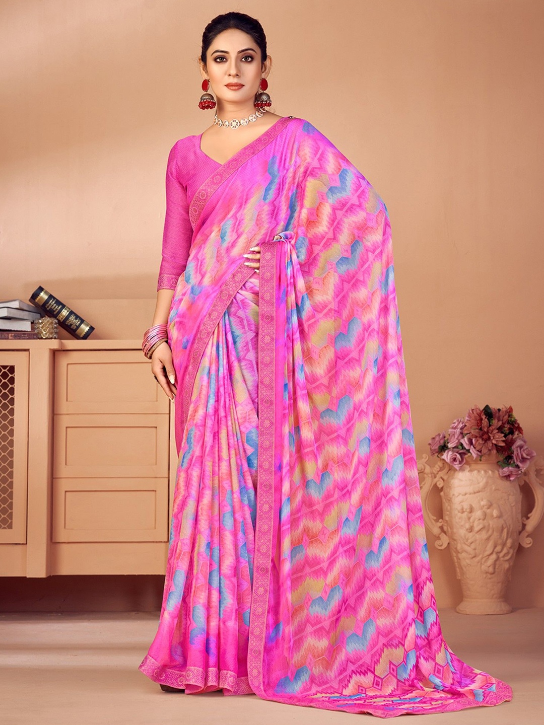 

Panzora Geometric Printed Zari Saree, Pink